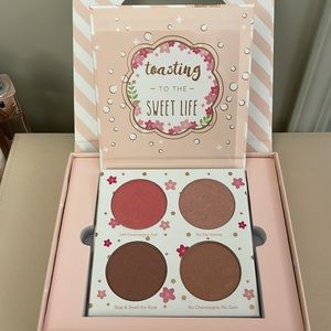 Beauty Bakerie cotton candy champagne blush palette